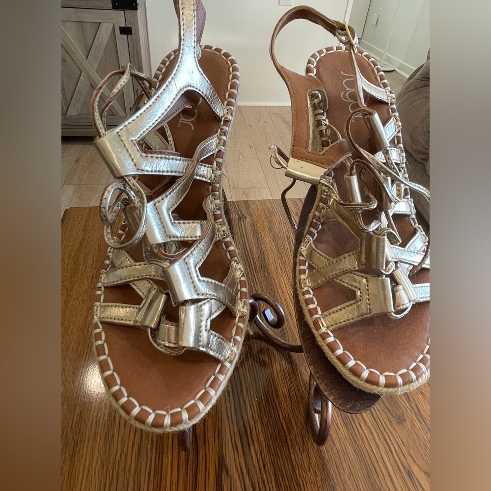 Sugar Platform Wedges Hunnies Gold Strappy Gladiator Sandals Size 7.5 Party Shoe - Picture 5 of 9